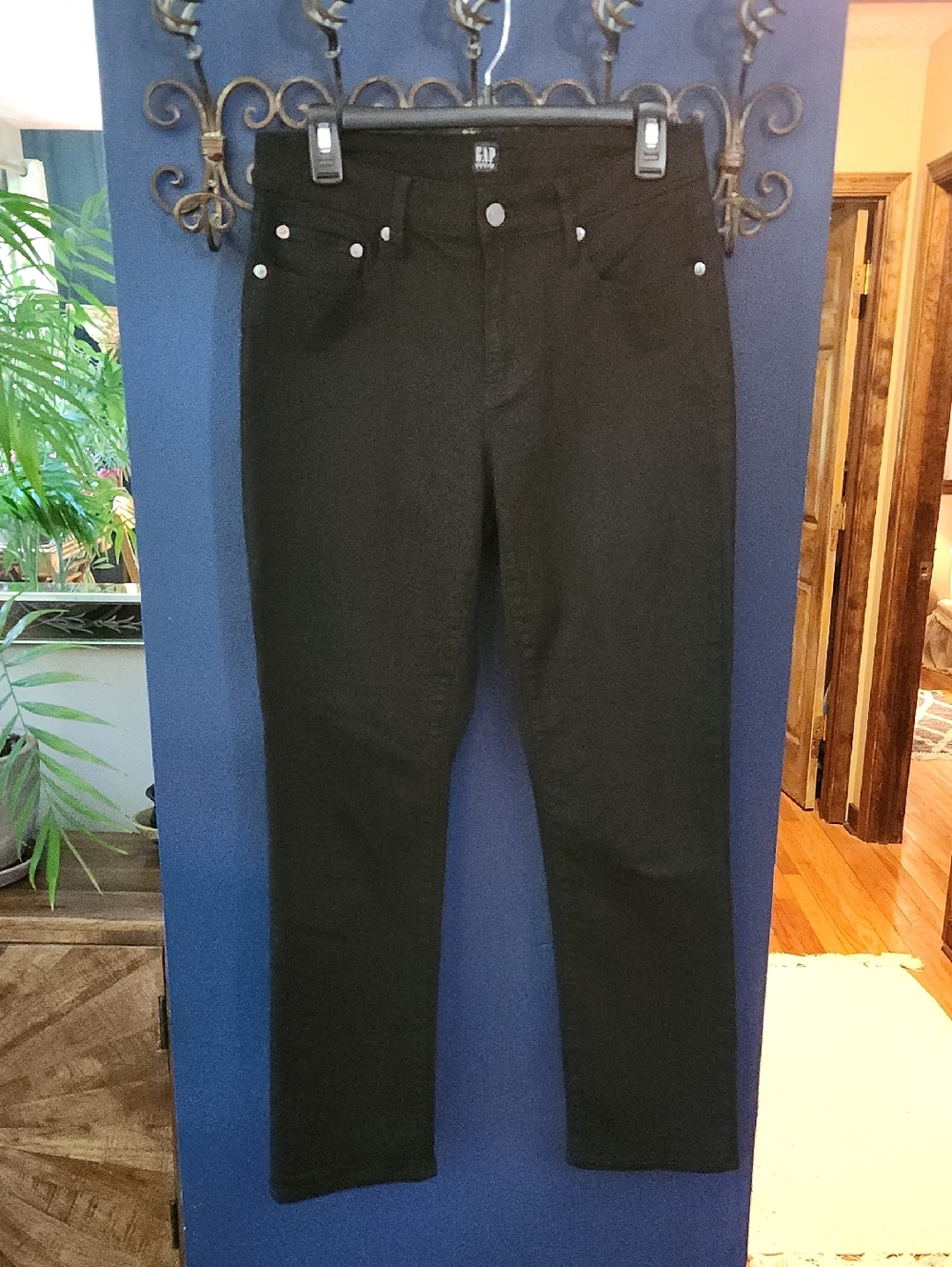 GAP Black Straight Leg Jeans 28" Inseam